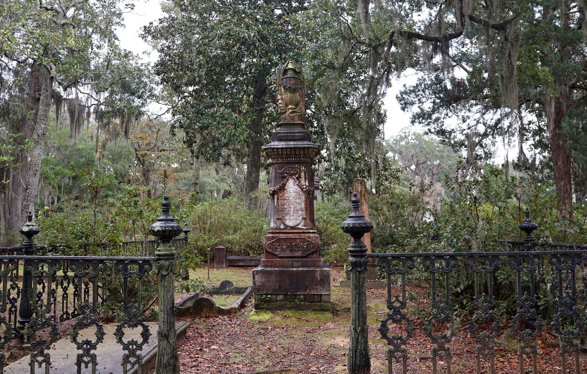 Cemeteries of Savannah