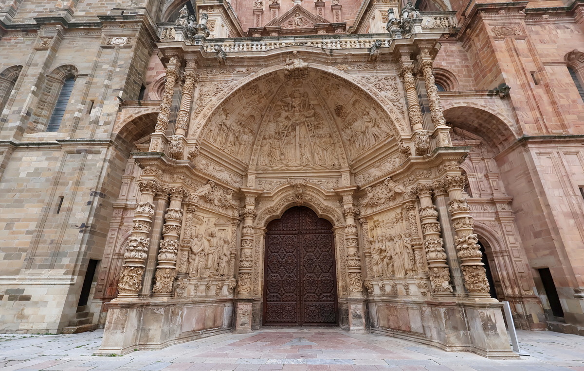 España: Wandering Astorga and Tui