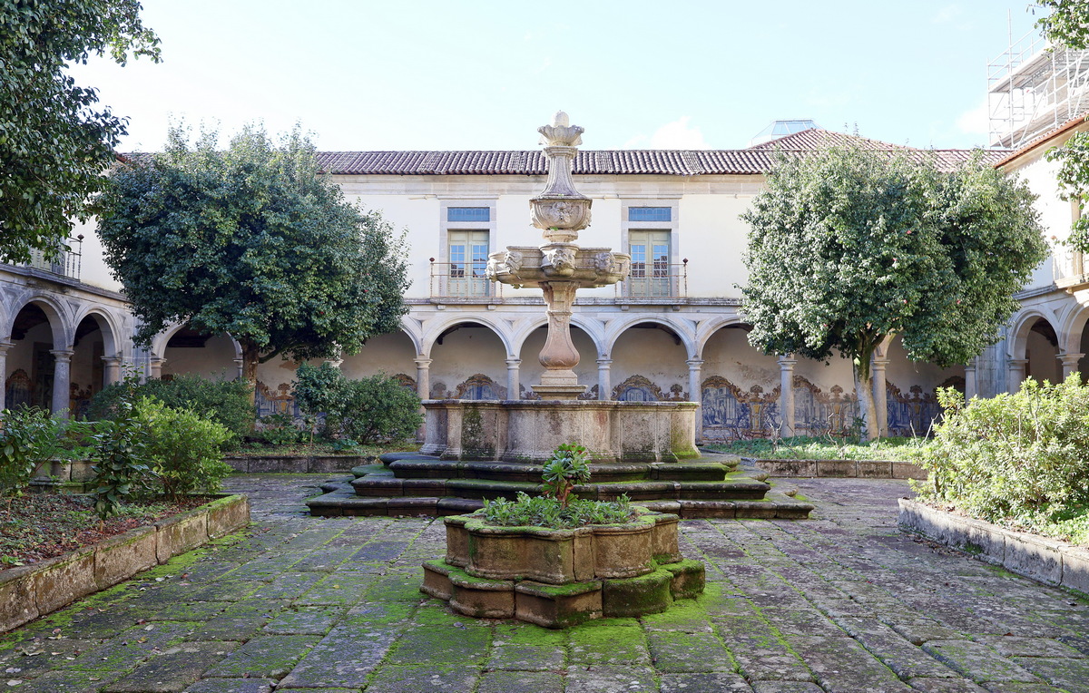Portugal: Valença, a Monastery and an Ancient City